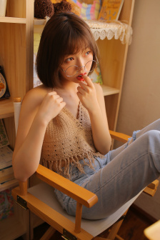 爸爸出差儿子在家照顾妈妈